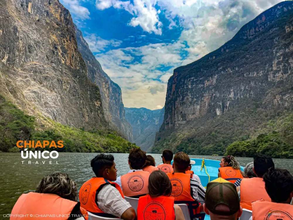 Aeropuerto-Cañon del sumidero- Miradores-Chiapa de corzo y San Cristobal de las Casas
