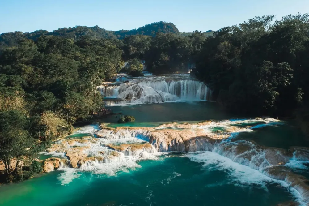  en Cascada Agua Azul- Misol-ha y la Zona Arqueológica de Palenque
