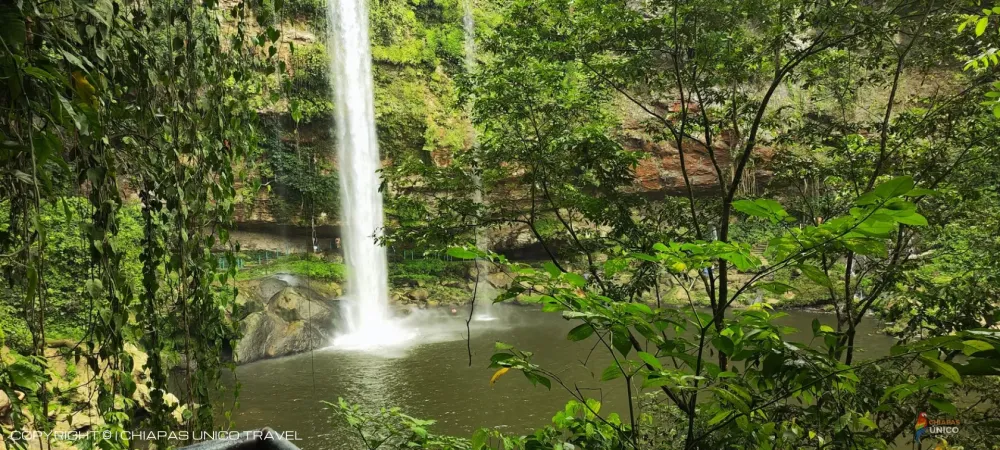 Misol-ha en Cascada Agua Azul- Misol-ha y la Zona Arqueológica de Palenque