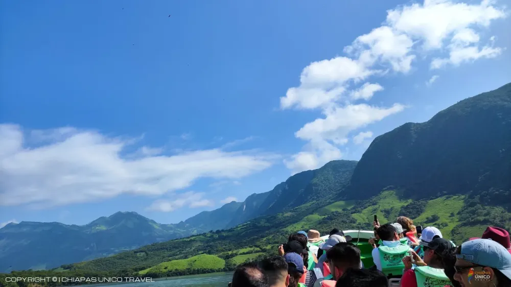 "Descubre el Cañón del Sumidero: Maravilla Natural en Chiapas" en Cañón del Sumidero-Chiapa de Corzo-Miradores