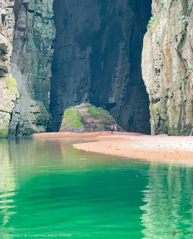 Experiencias Únicas al Arco del Tiempo 2 días/1 Noche de camping