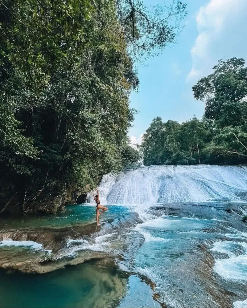 Roberto Barrios en Palenque-Cascada Roberto Barrios