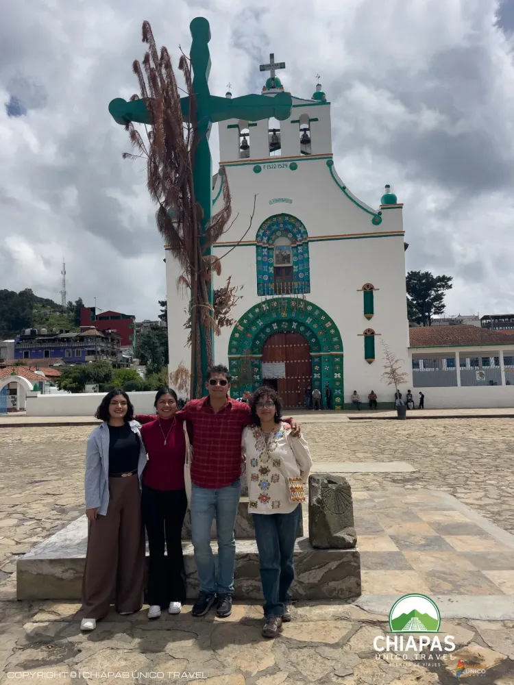  en San Juan Chamula y Zinacantán